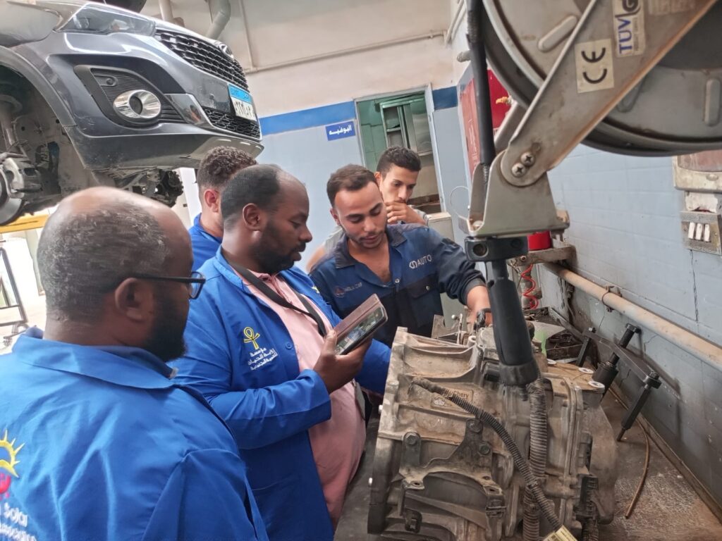 جمعية مستثمري الطاقة الشمسية ببنبان تمول برنامجًا تدريبيًا جديدًا لشباب بنبان