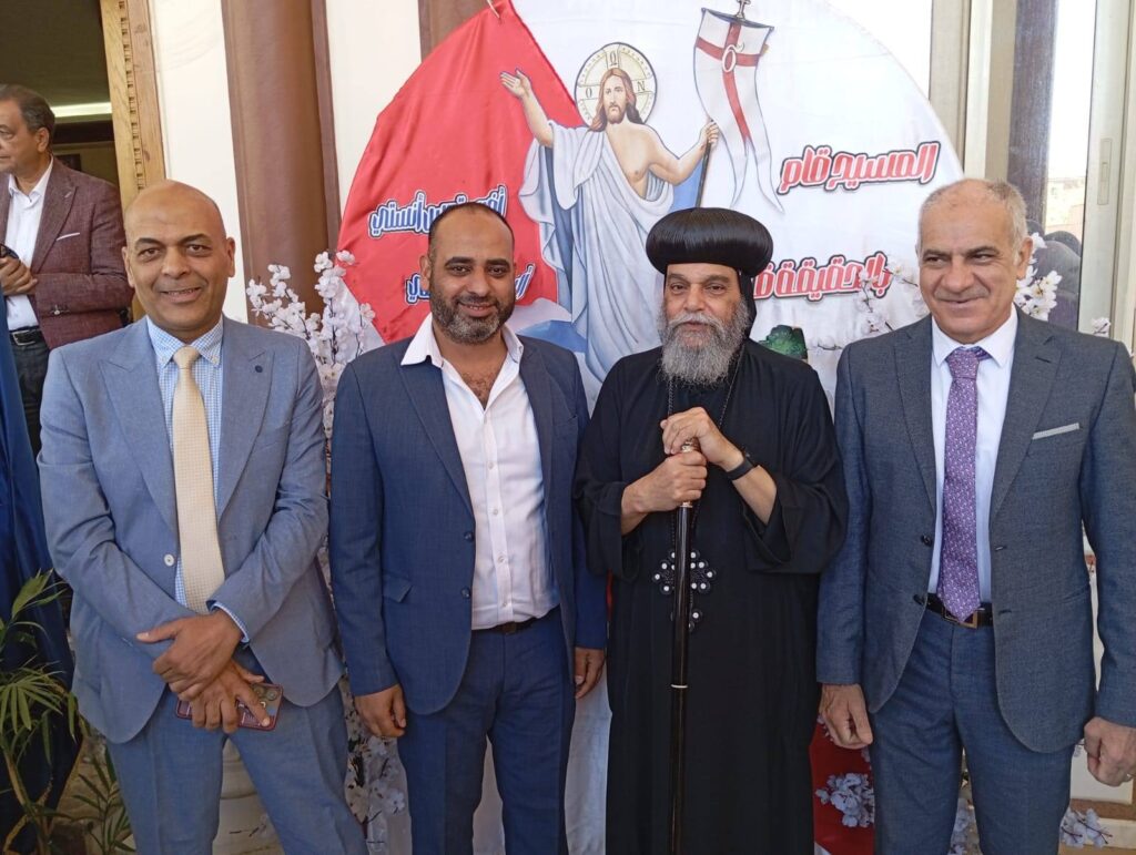 وفد جمعية مستثمري الطاقة الشمسية يزور أسقف أسوان وكاهن كنيسة بنبان